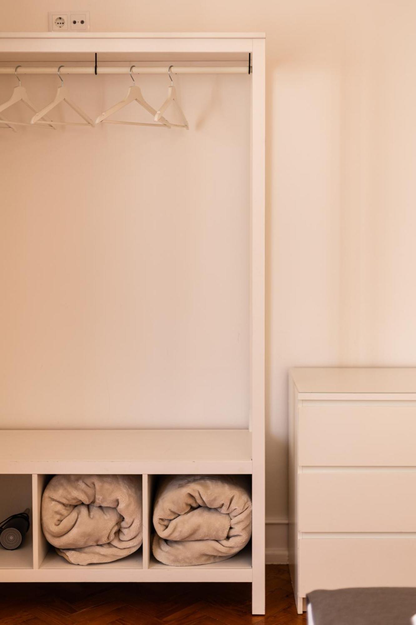 Home Out Rooms & Apartments Apartment Lisbon