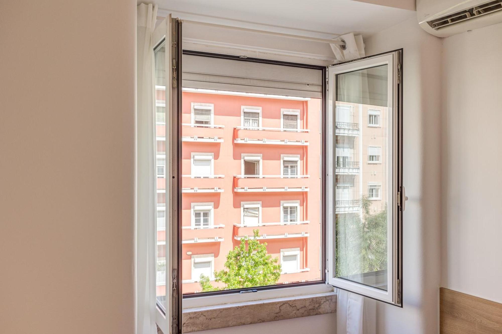 Home Out Rooms & Apartments Apartment Lisbon