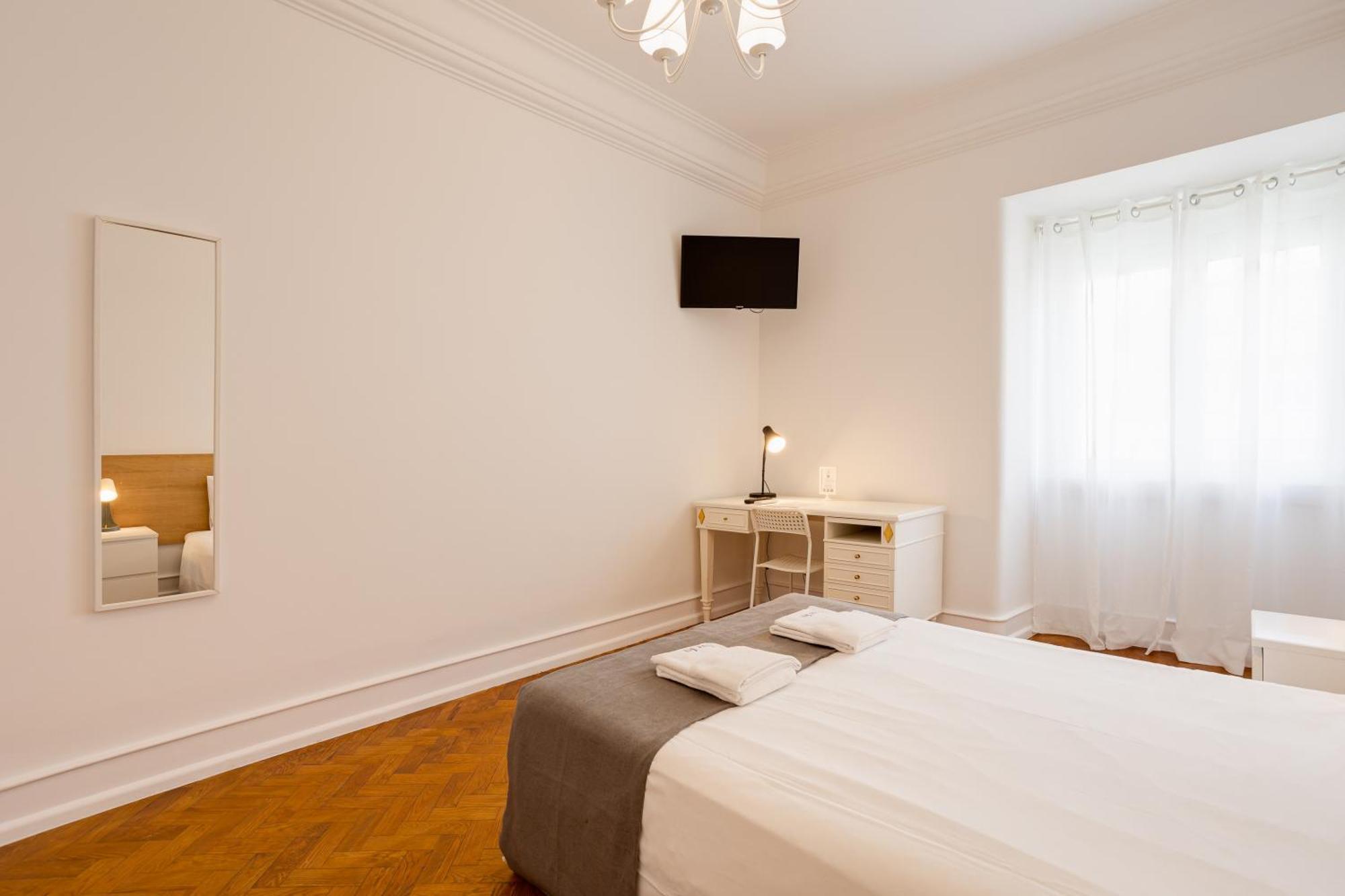 Home Out Rooms & Apartments *